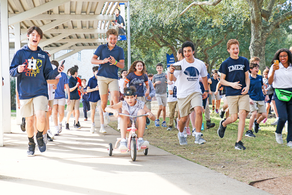 Jewish Day School Teacher Brings Math Lesson to Life With Tricycle Race