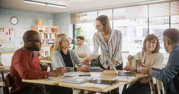 How to Seamlessly Integrate AI into Existing Lesson Plans